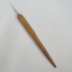 Aguja de ganchillo ergonómica de bamboo de RAW ROOTs