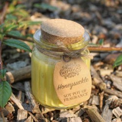 Sustainable Soy Wax Candle - Honeysuckle Fragrance