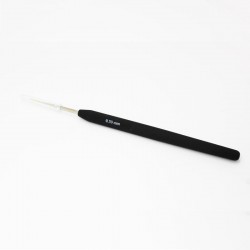 Crochet hook with soft handle